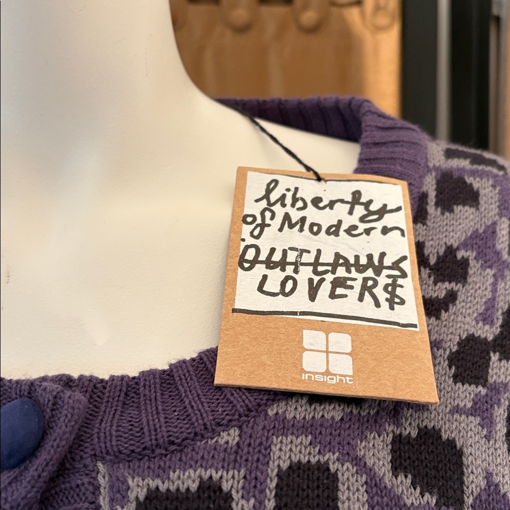 Insight Crop Cardigan - Picture 3 of 5